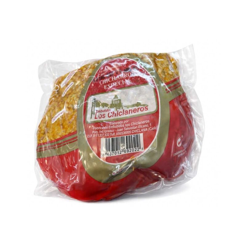 Pieza de Chicharrón Especial de "Embutidos Los Chiclaneros" envasada al vacío.